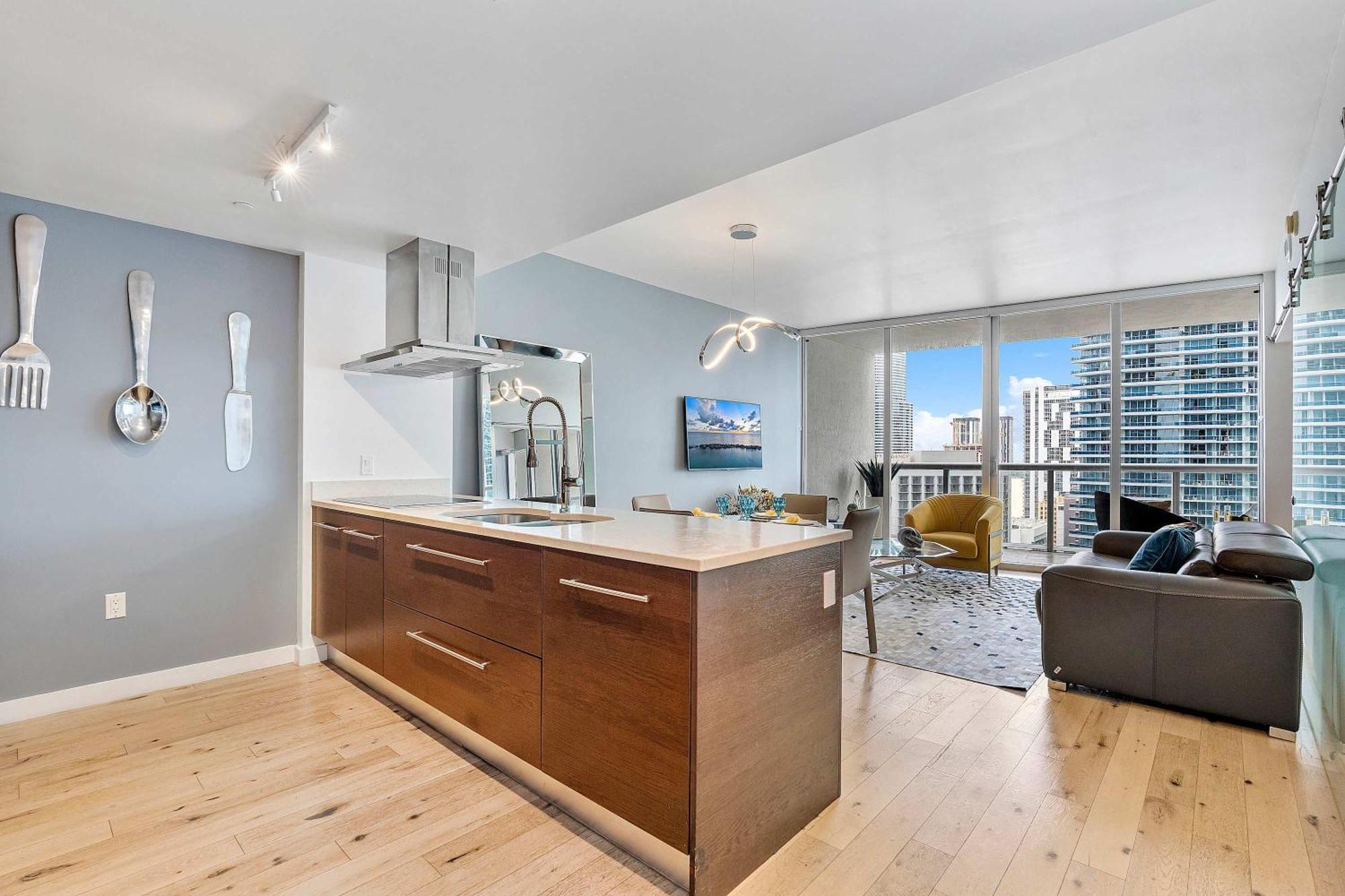 Apartment Mvr Stylish High-rise With Epic Views *